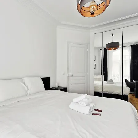 Apartment Bnbnook - Spacious 2br Near Eiffel Tower & Seine